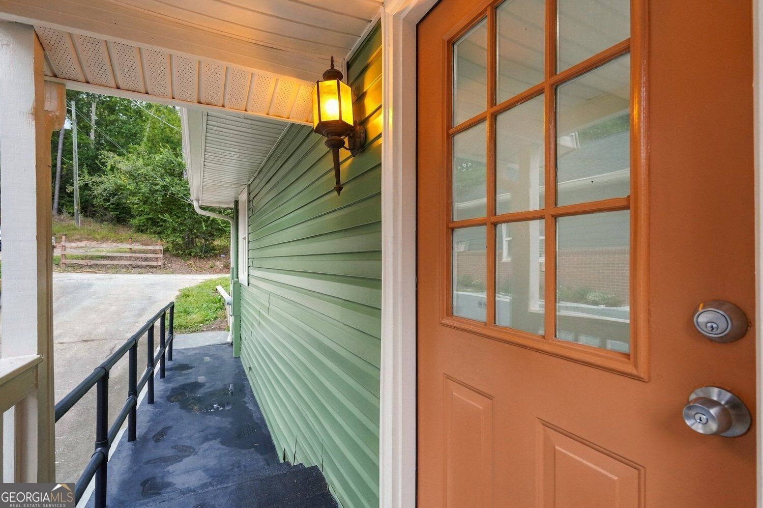 2298 E Lake Drive Ne Property Photo 6