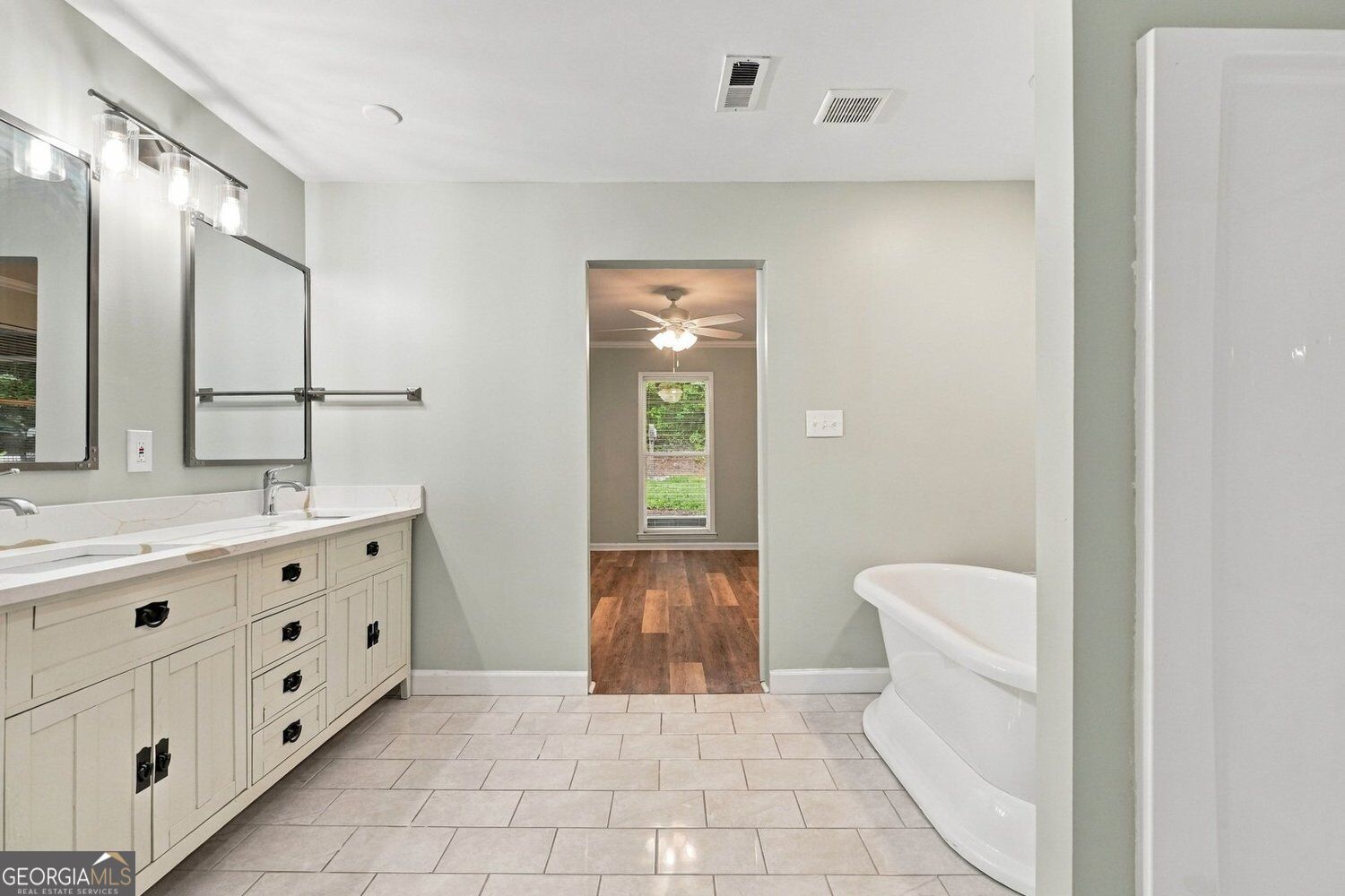 2298 E Lake Drive Ne Property Photo 41