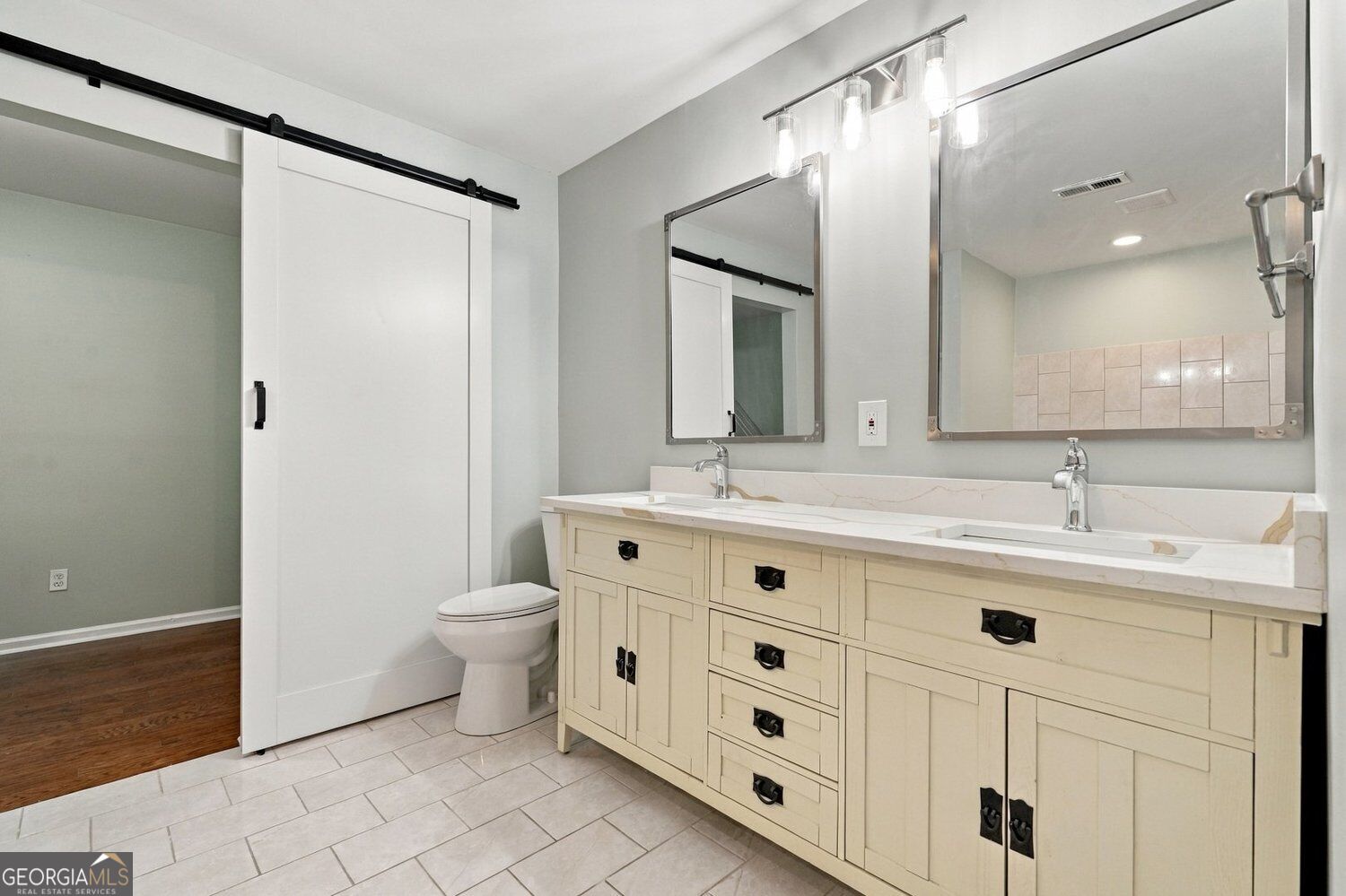 2298 E Lake Drive Ne Property Photo 43