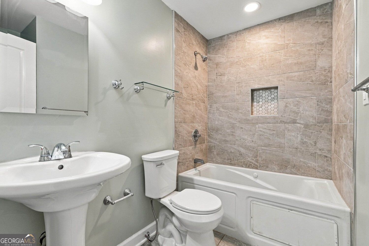 2298 E Lake Drive Ne Property Photo 48