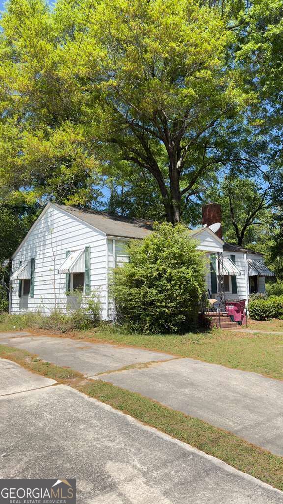 1219 Burton Avenue Property Photo 2