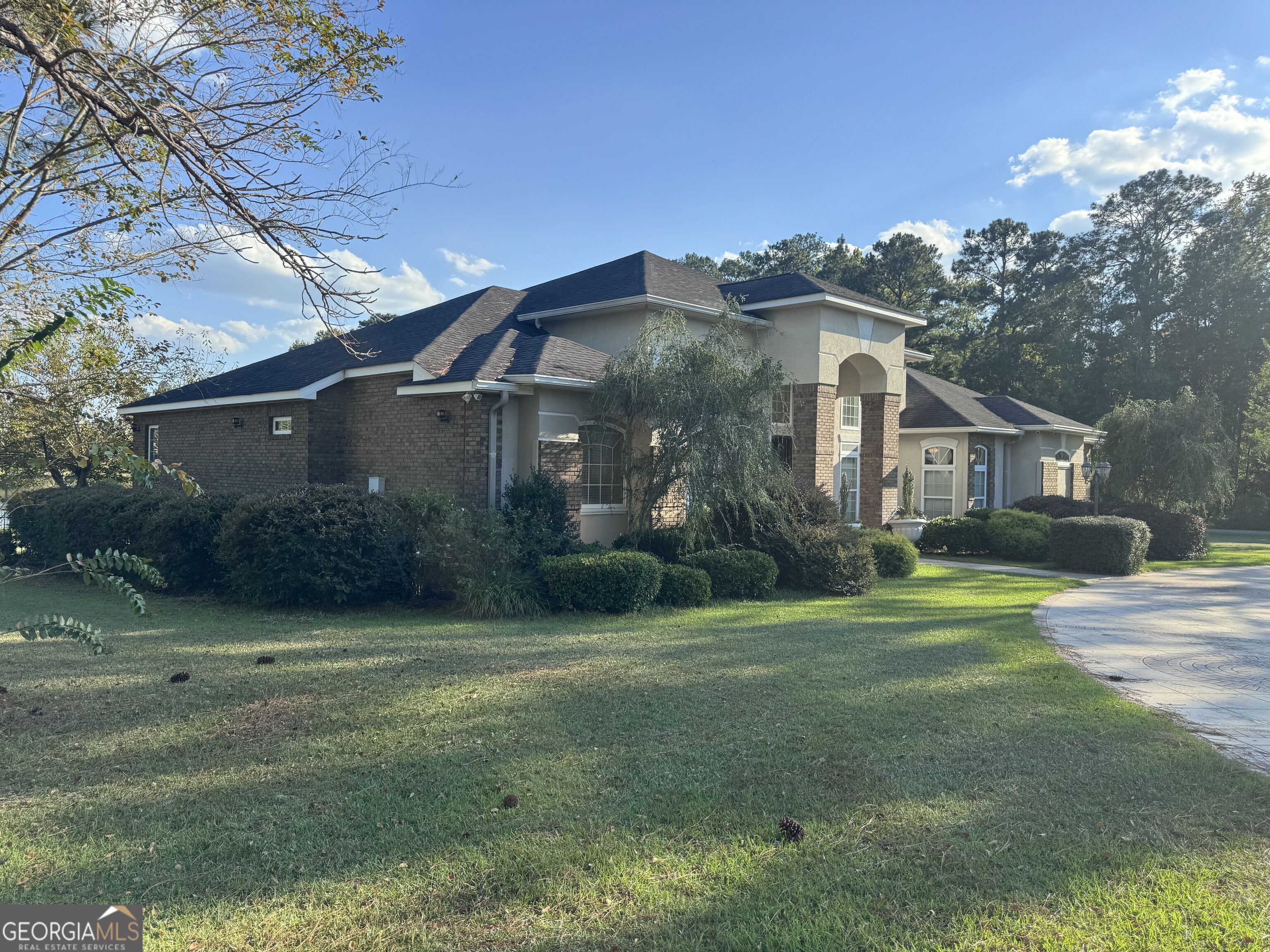 240 Westfield Drive Property Photo 3