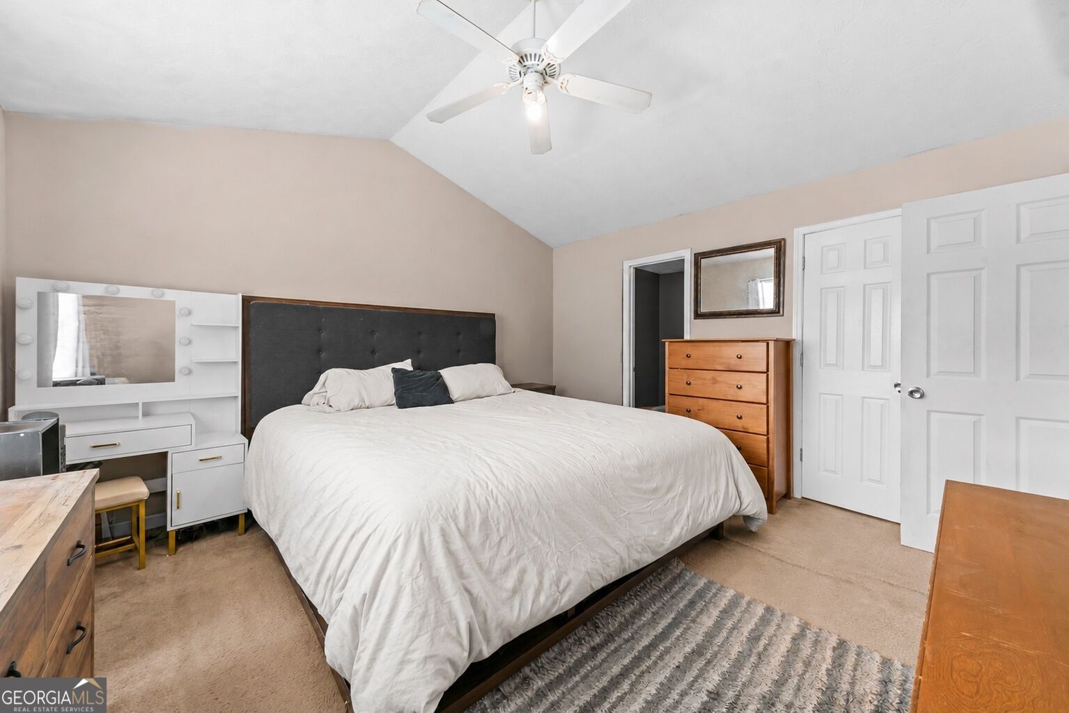 208 Winery Way Property Photo 3