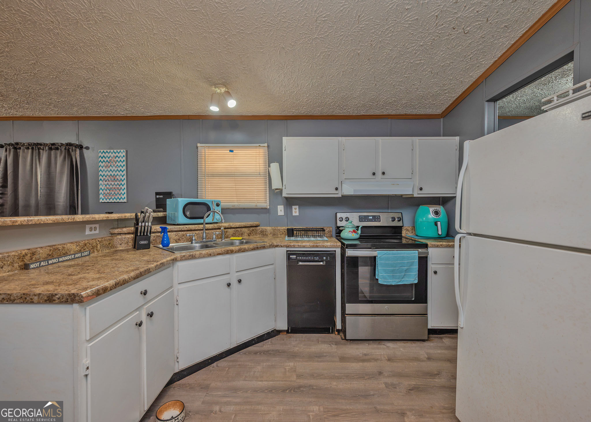 594 Neal Road Property Photo 13