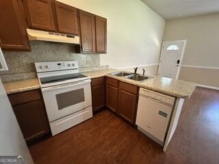 54 Condo Circle Property Photo 4