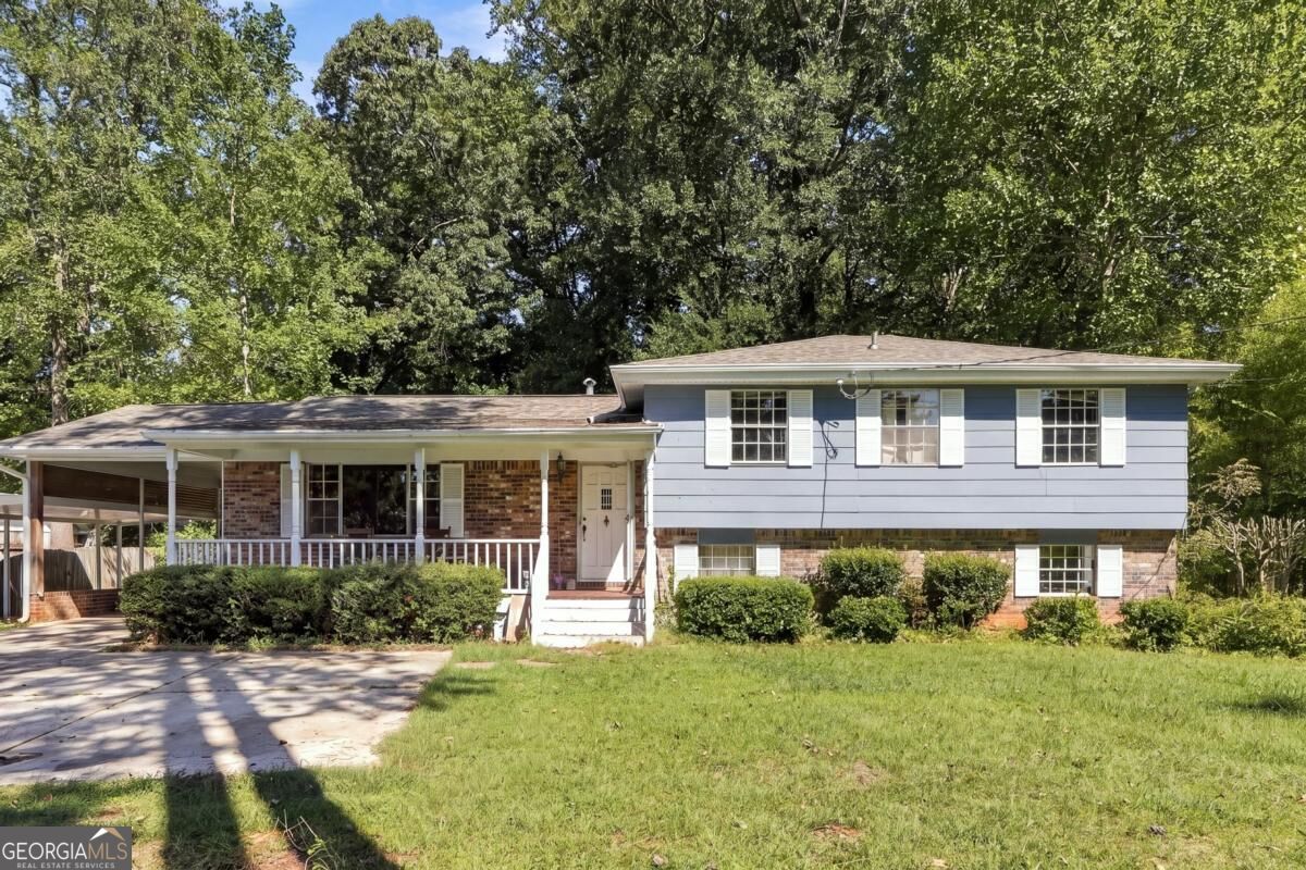 2864 London Lane Property Photo 1