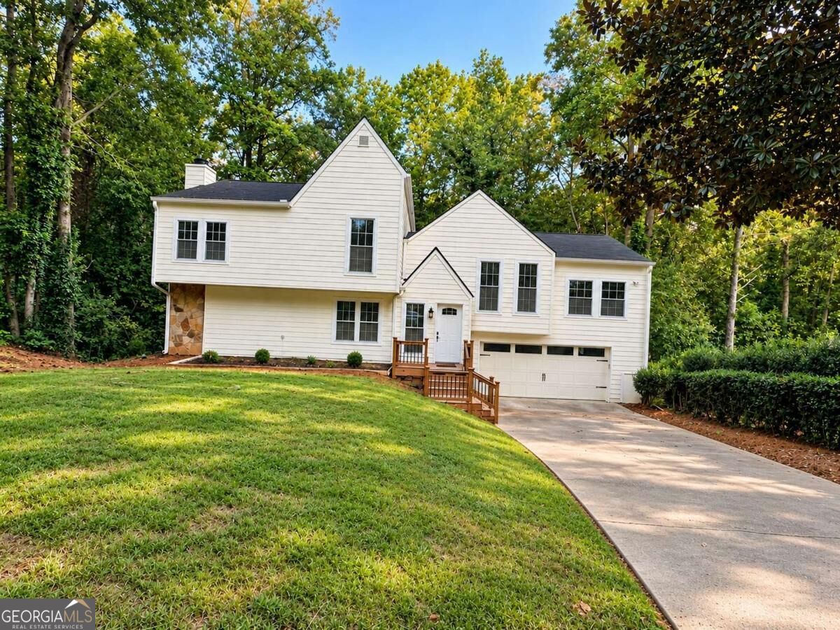 2570 Rocky Springs Drive Property Photo 1