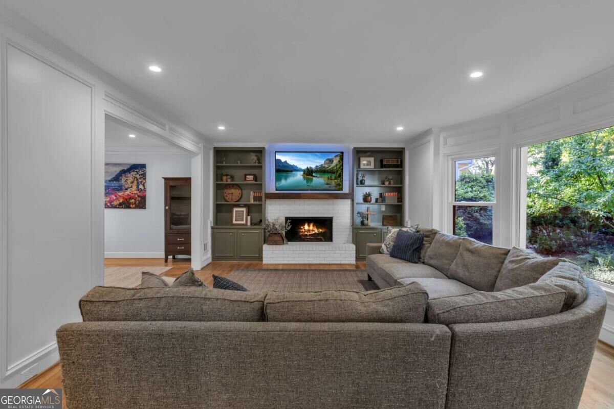 230 Clipper Bay Drive Property Photo 10
