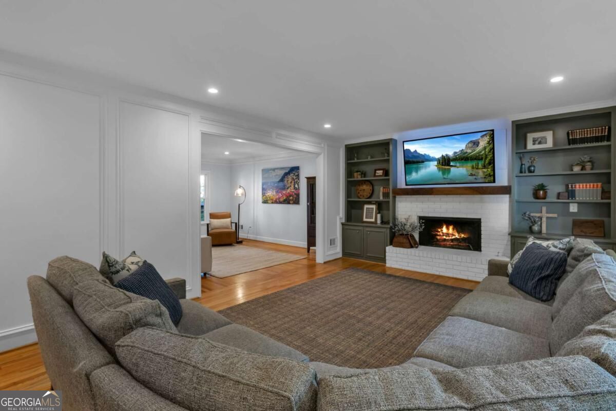 230 Clipper Bay Drive Property Photo 11