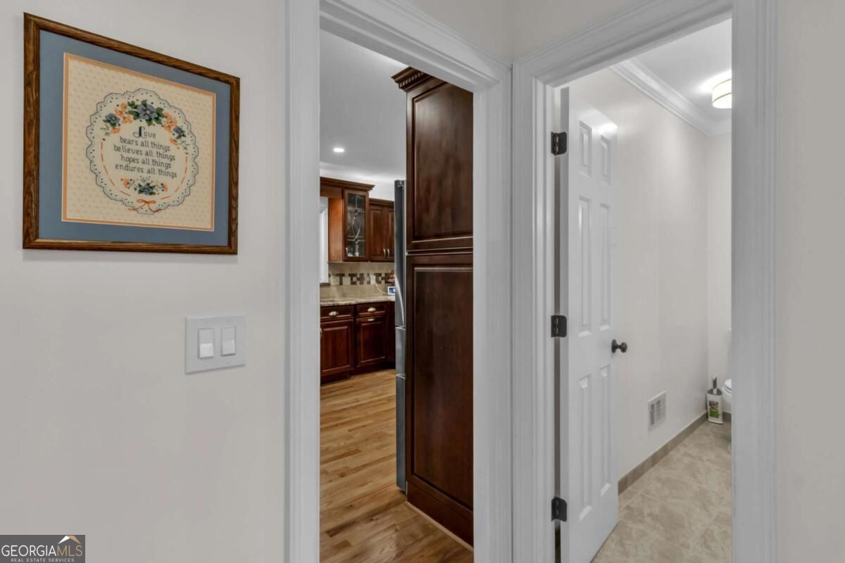 230 Clipper Bay Drive Property Photo 12