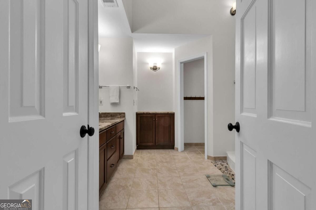 230 Clipper Bay Drive Property Photo 41