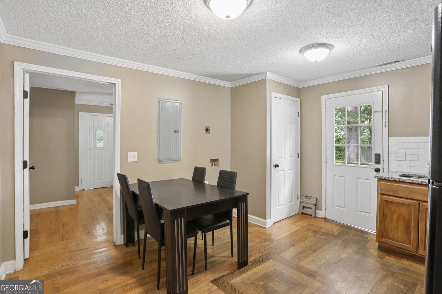 891 N Eugenia Place Nw # A Property Photo 5