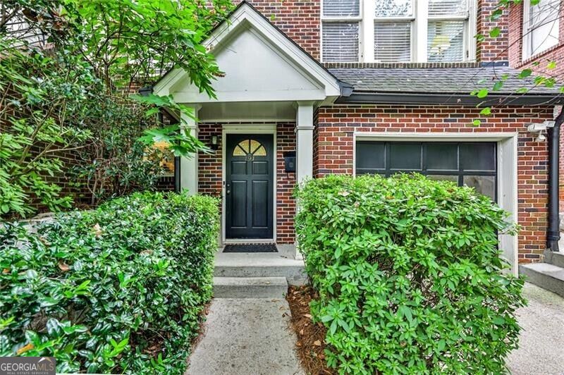 191 Westminster Drive Ne Property Photo 2