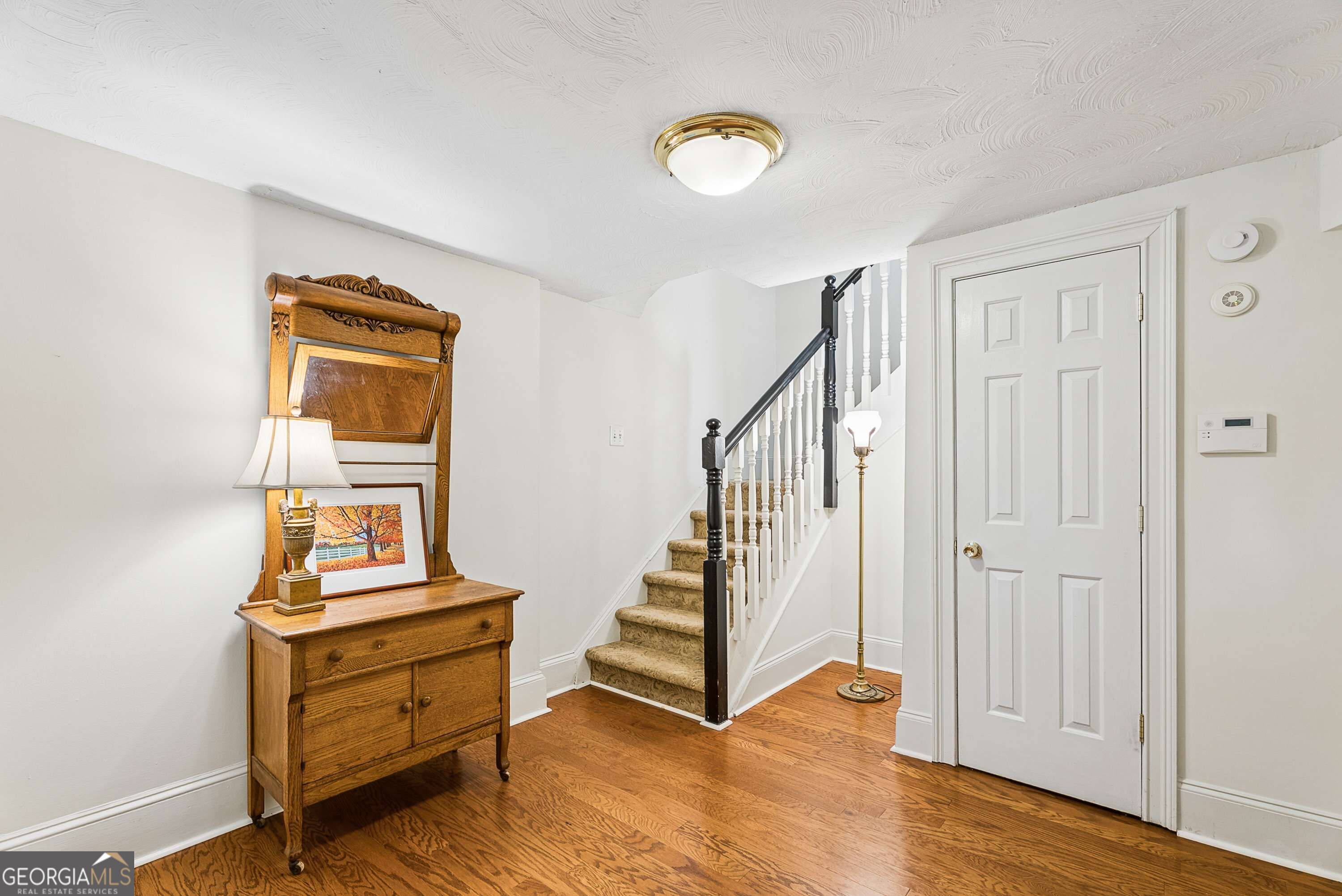 191 Westminster Drive Ne Property Photo 3