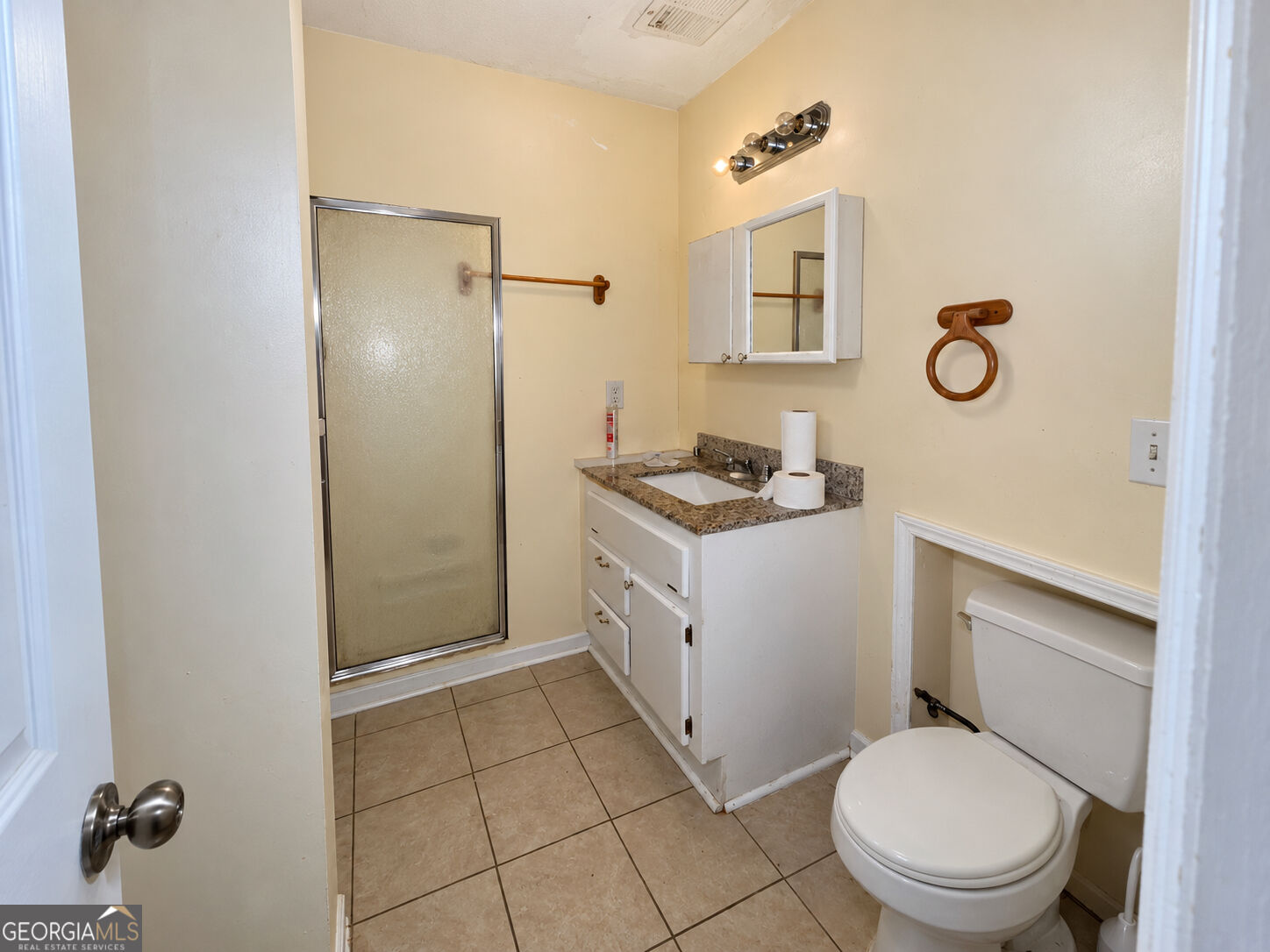 271 Hampton Lane Property Photo 3