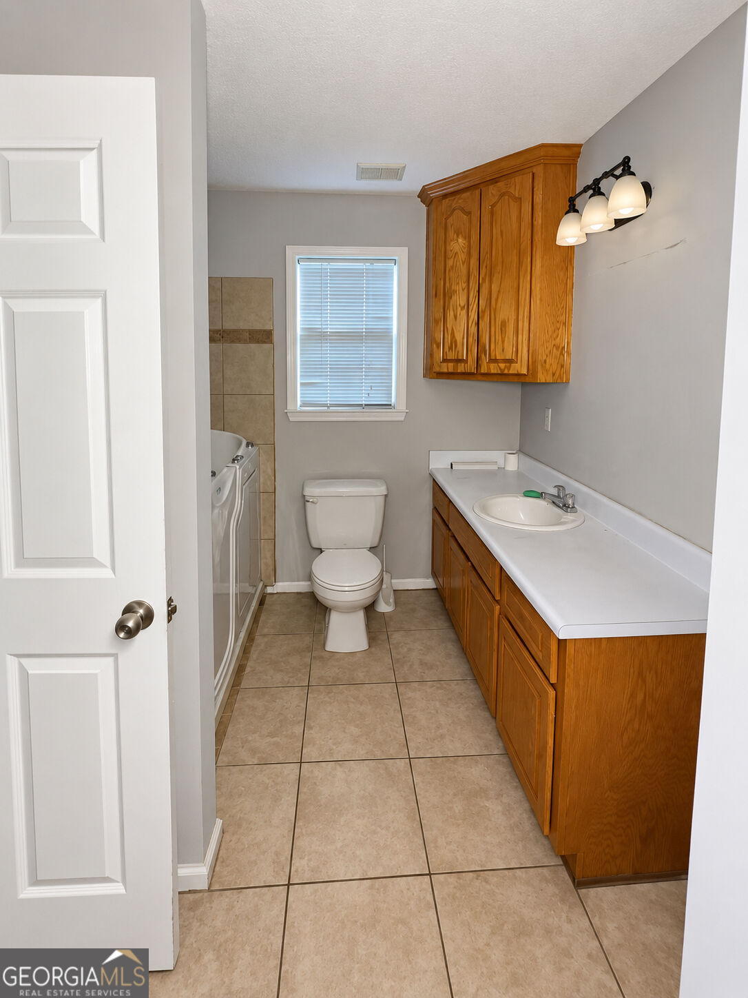271 Hampton Lane Property Photo 5