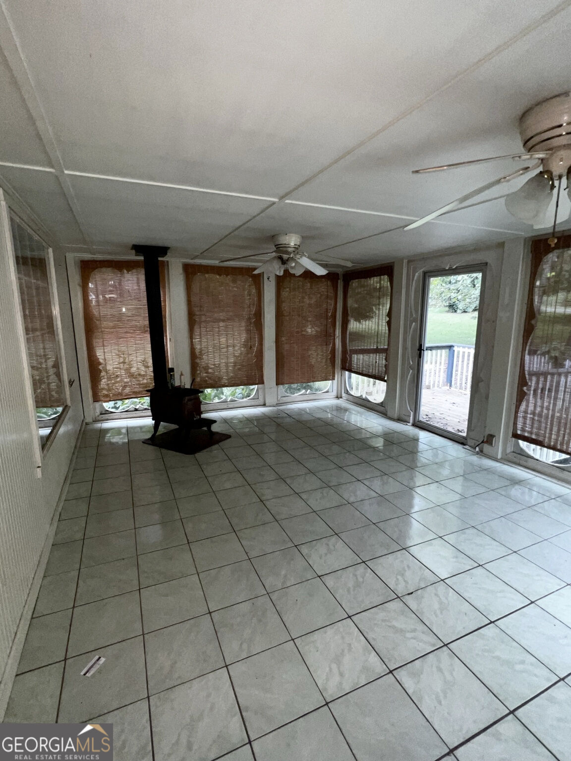 271 Hampton Lane Property Photo 6