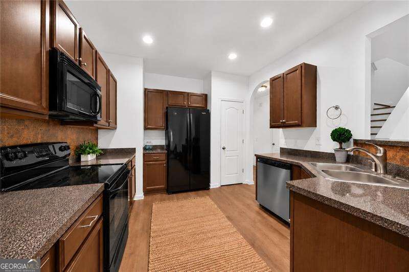 306 Pin Oak Avenue Property Photo 6