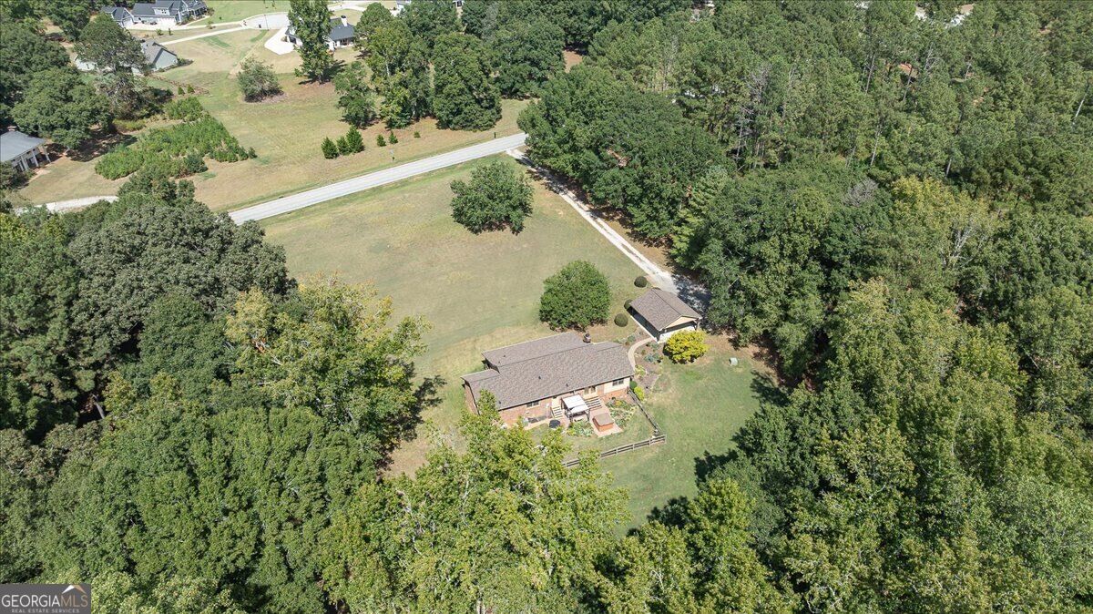 1085 Pannell Road Property Photo 3