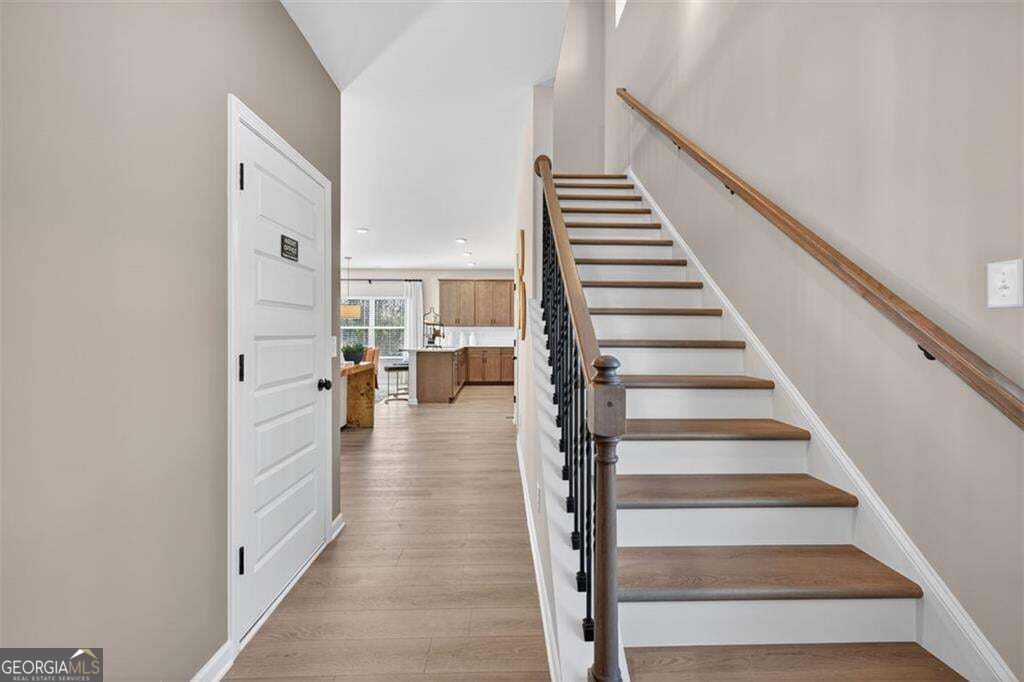 400 Fair Oak Lane Property Photo 3