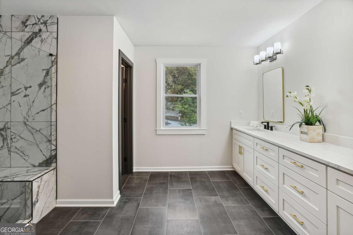 190 Adair Avenue Se Property Photo 5