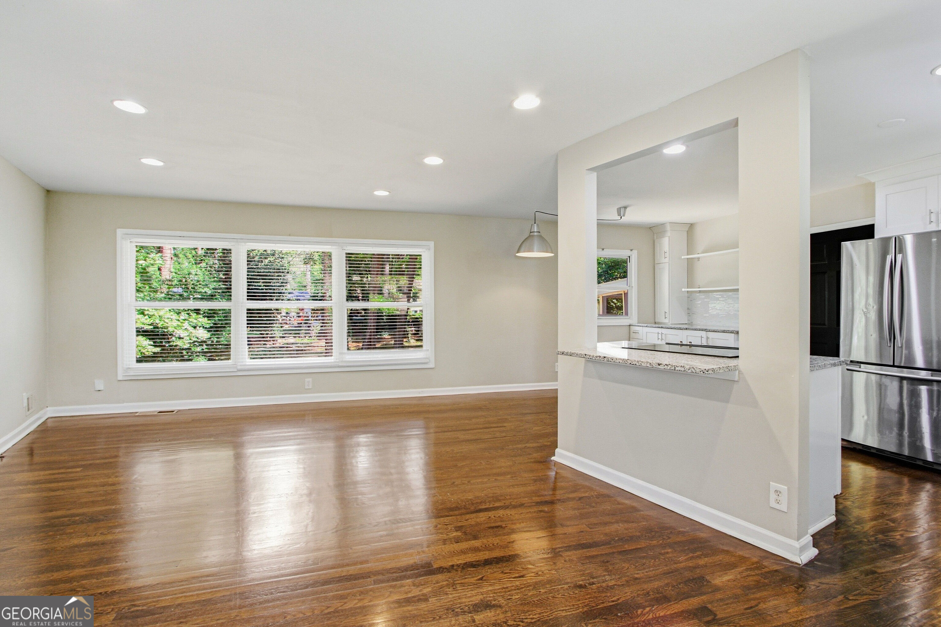 3454 Primrose Place Property Photo 3