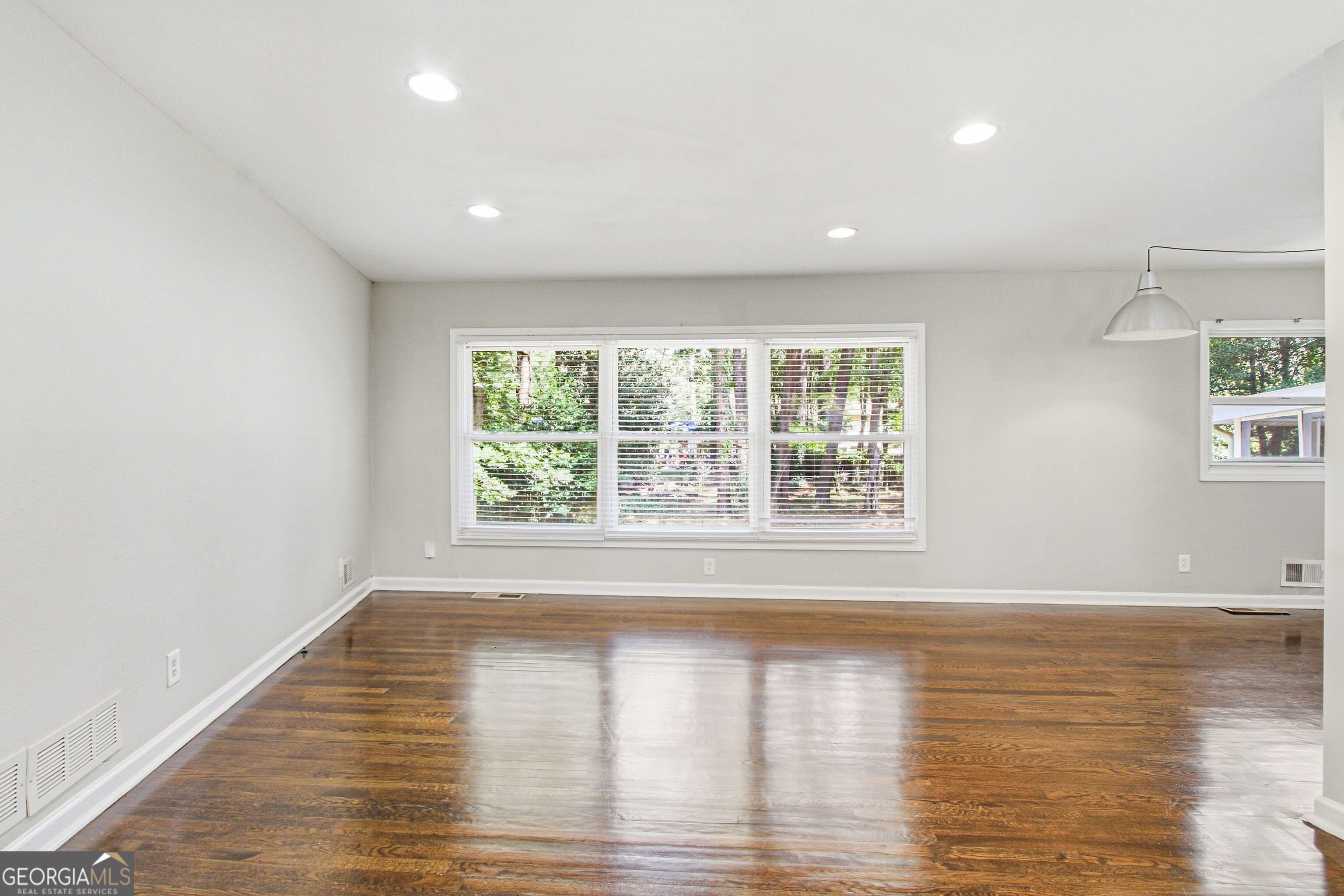 3454 Primrose Place Property Photo 8