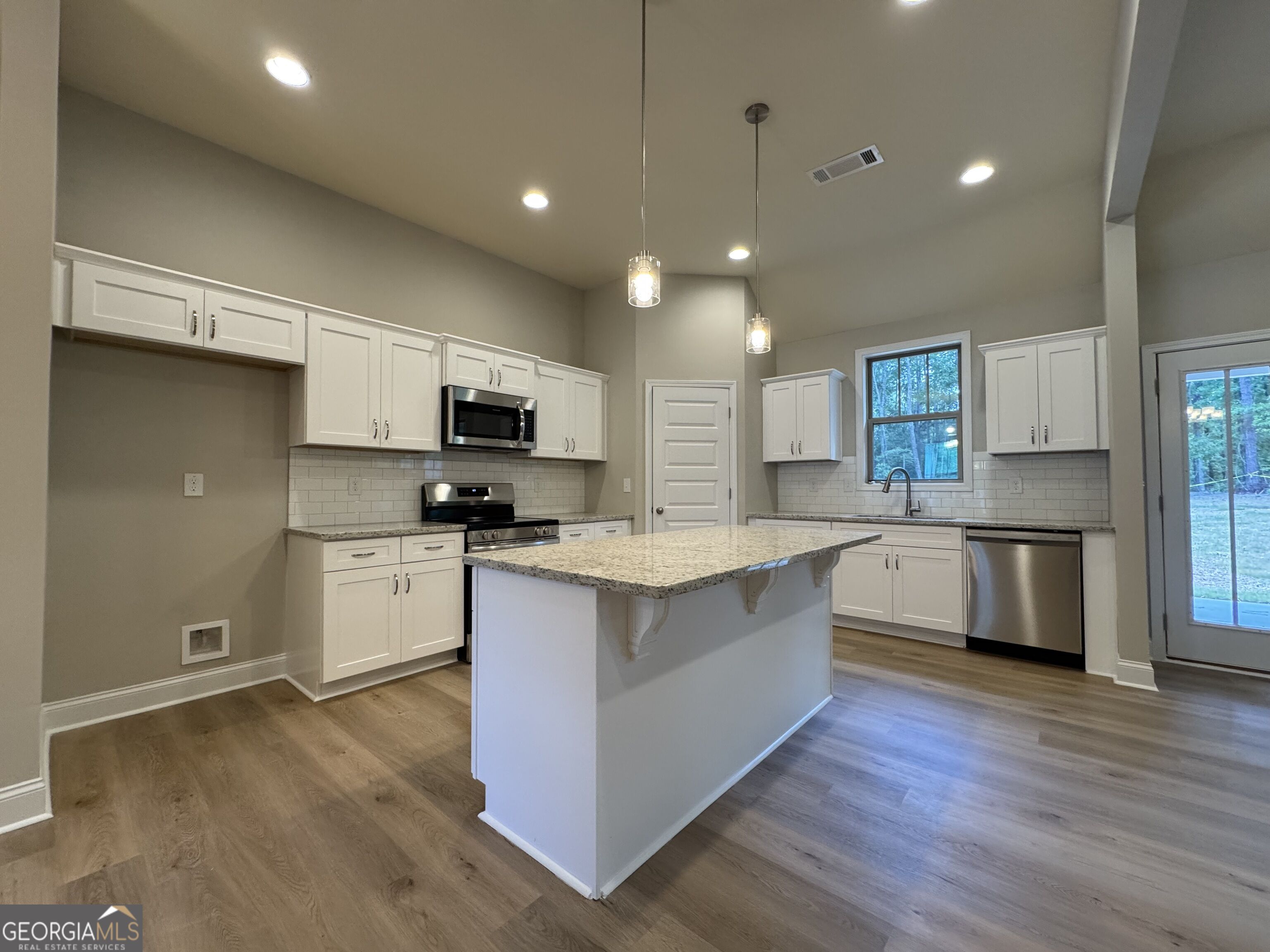 4297 Round Stone Trail Property Photo 5