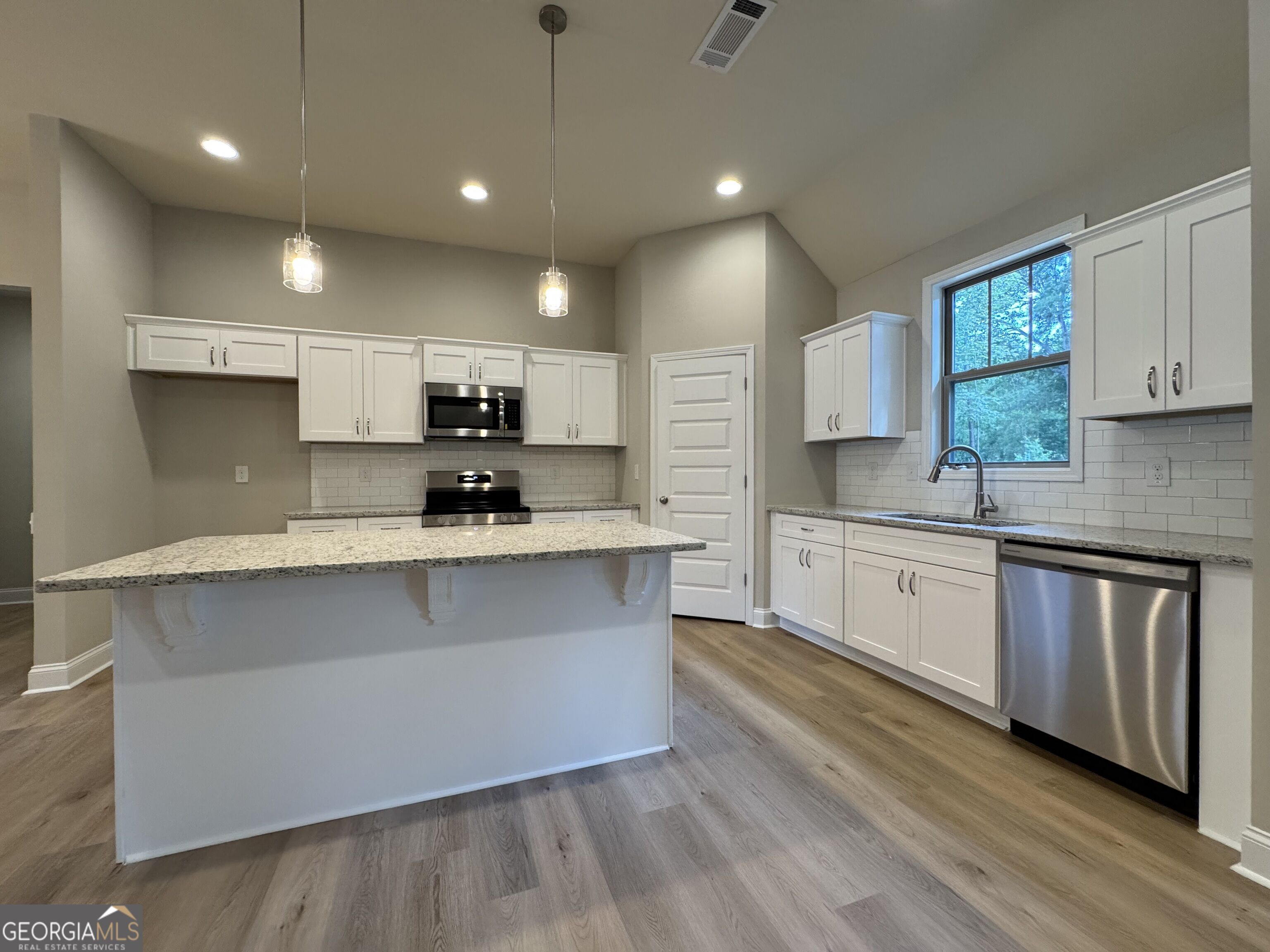 4297 Round Stone Trail Property Photo 6