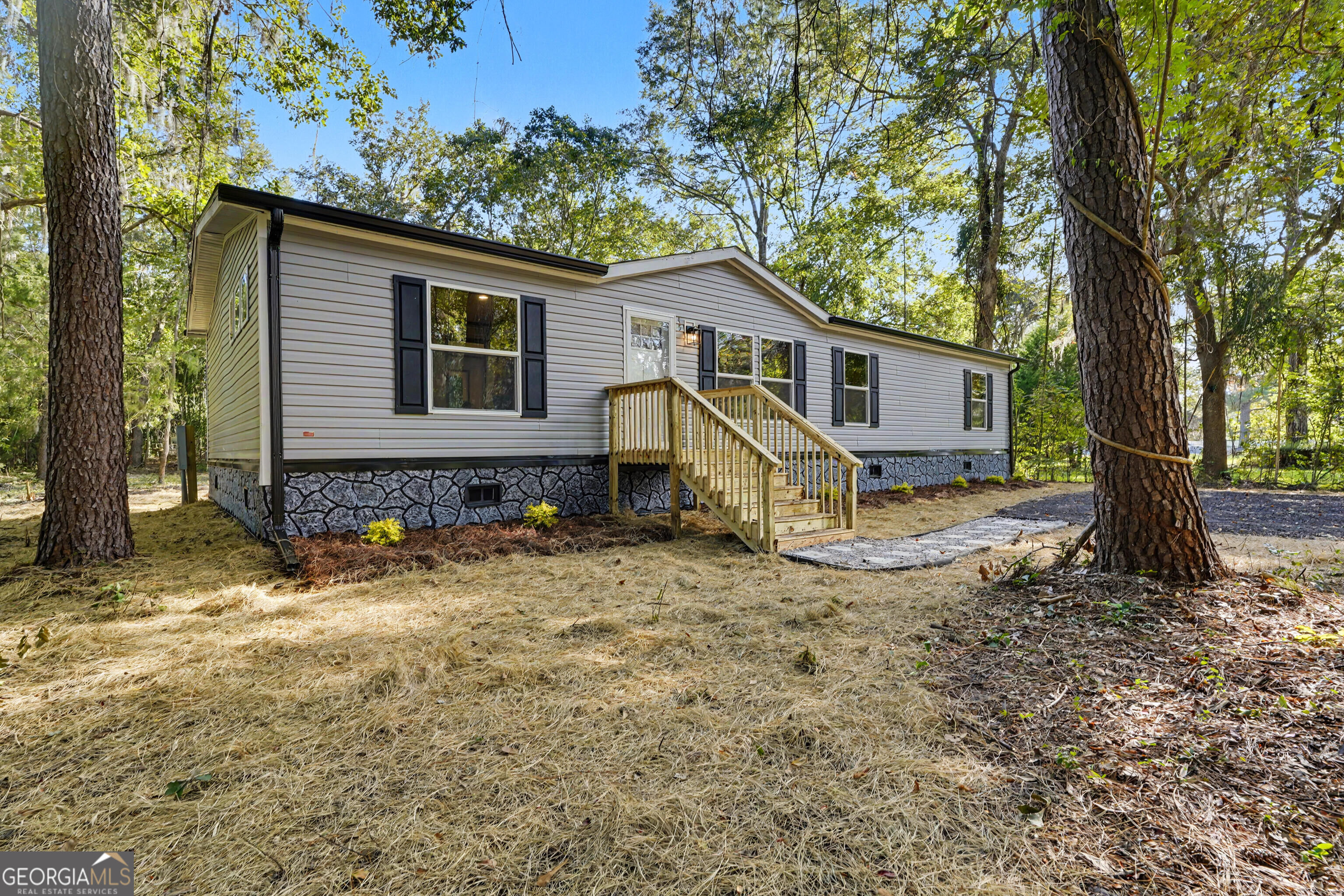 45 2nd Property Photo 1