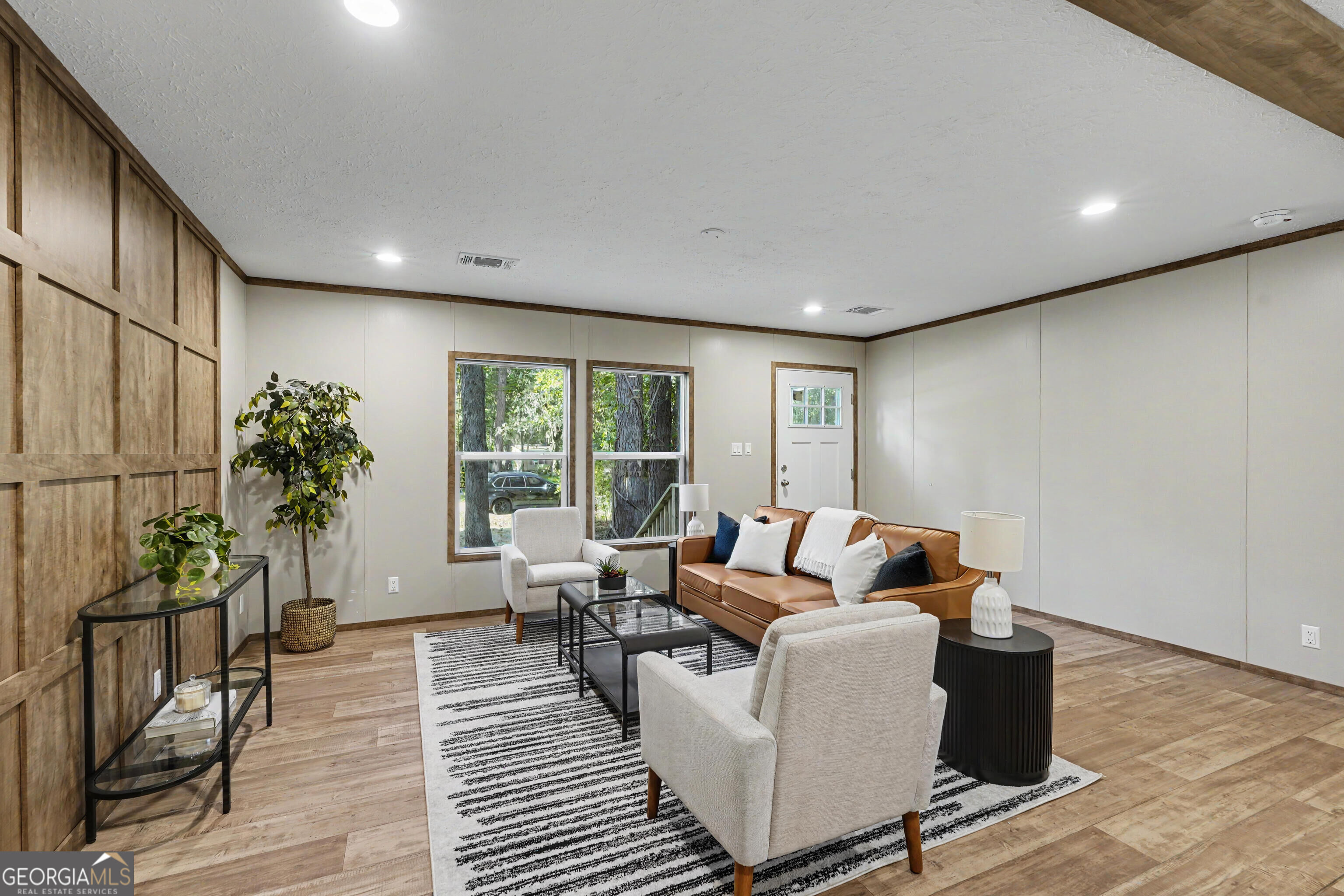 45 2nd Property Photo 5