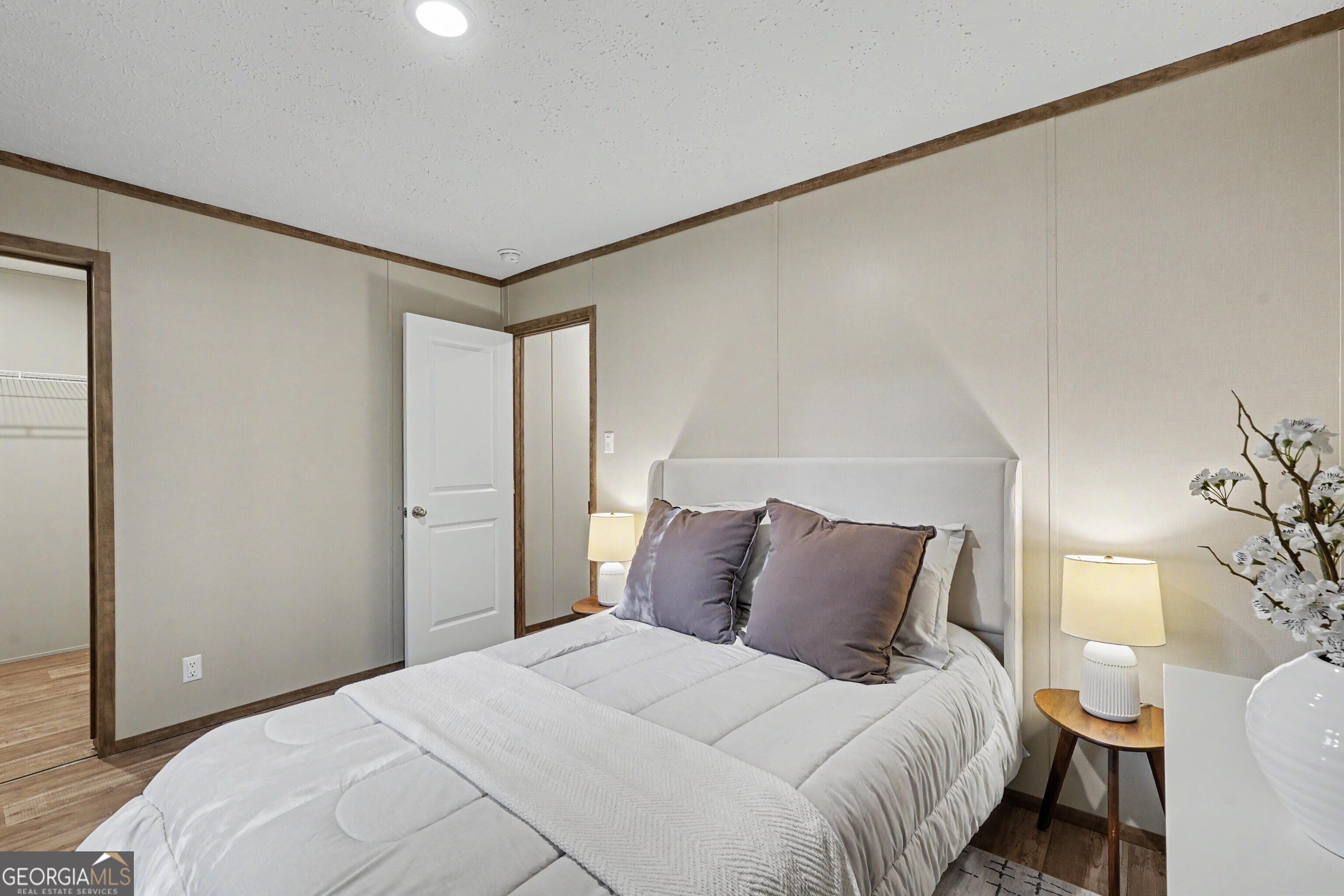 45 2nd Property Photo 23