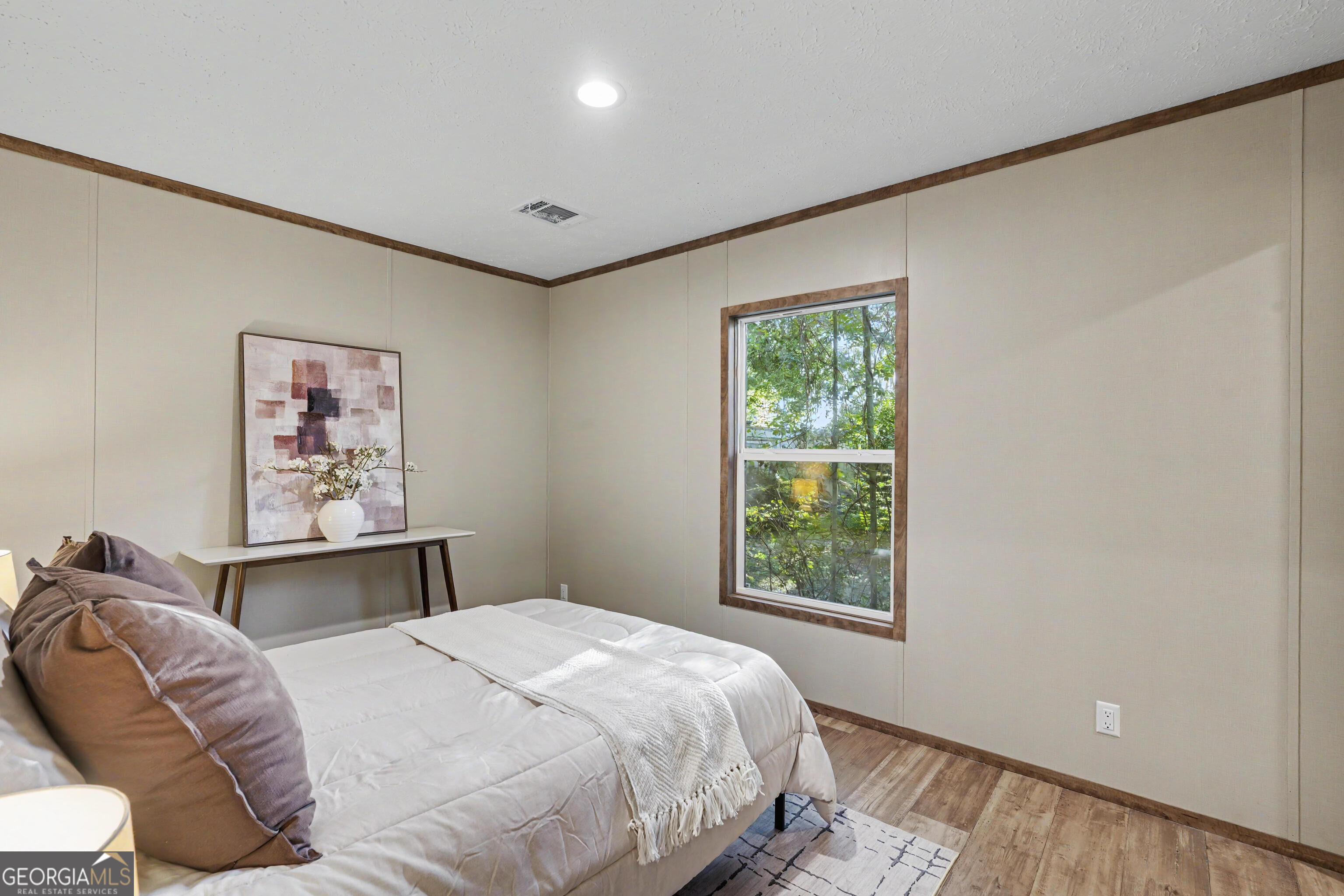 45 2nd Property Photo 24