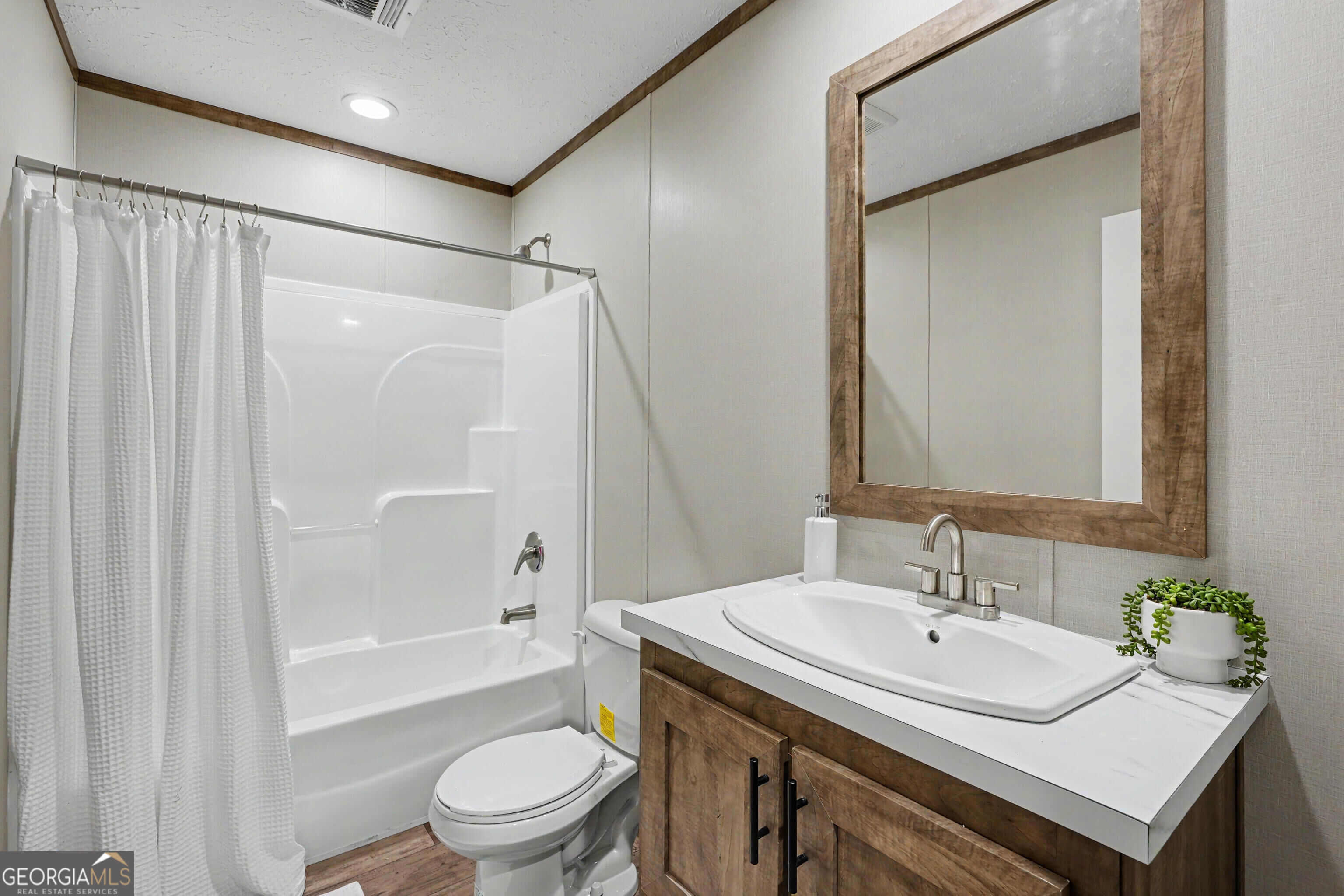 45 2nd Property Photo 29