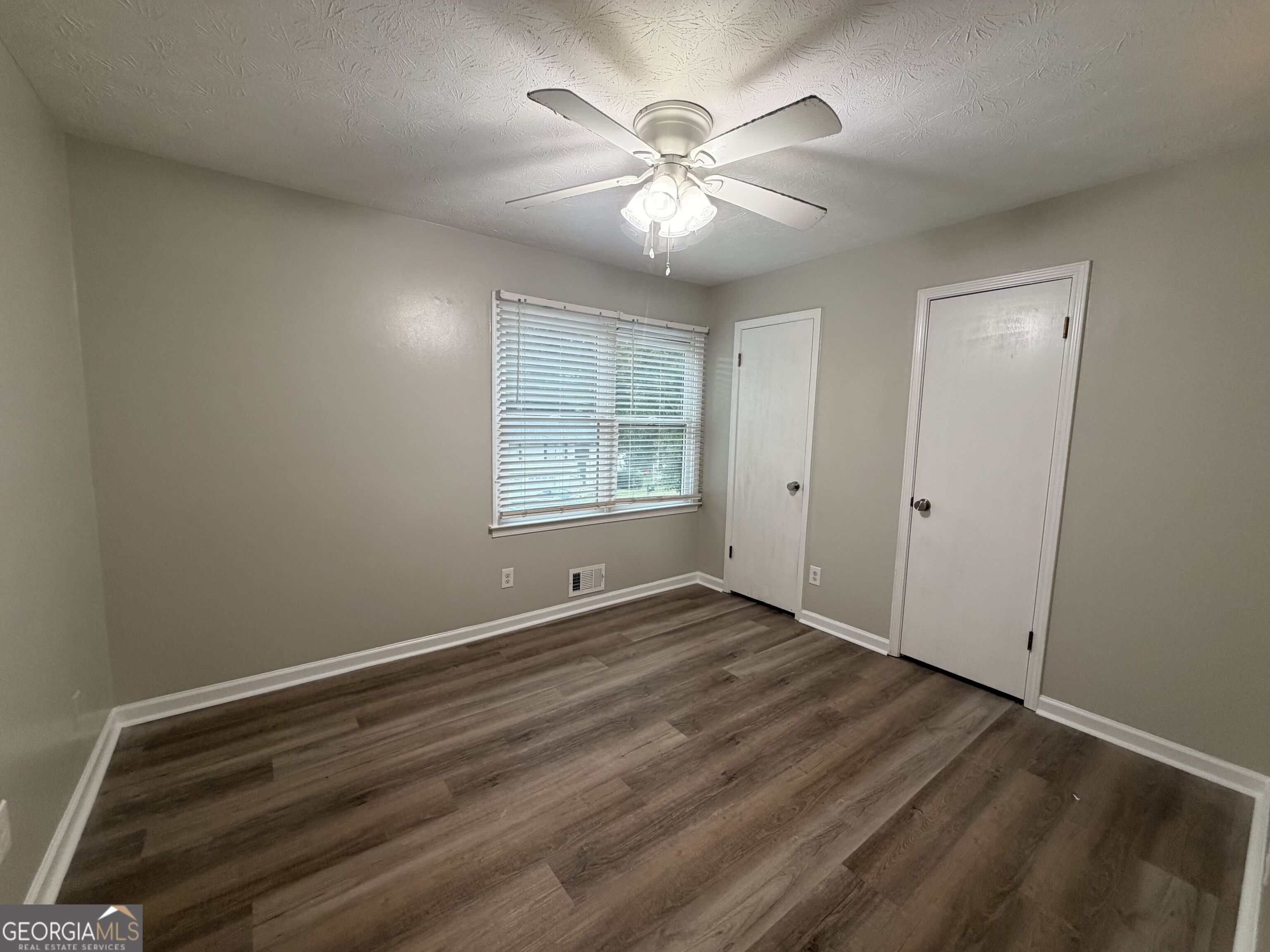 4908 Cherokee Way Se Property Photo 11
