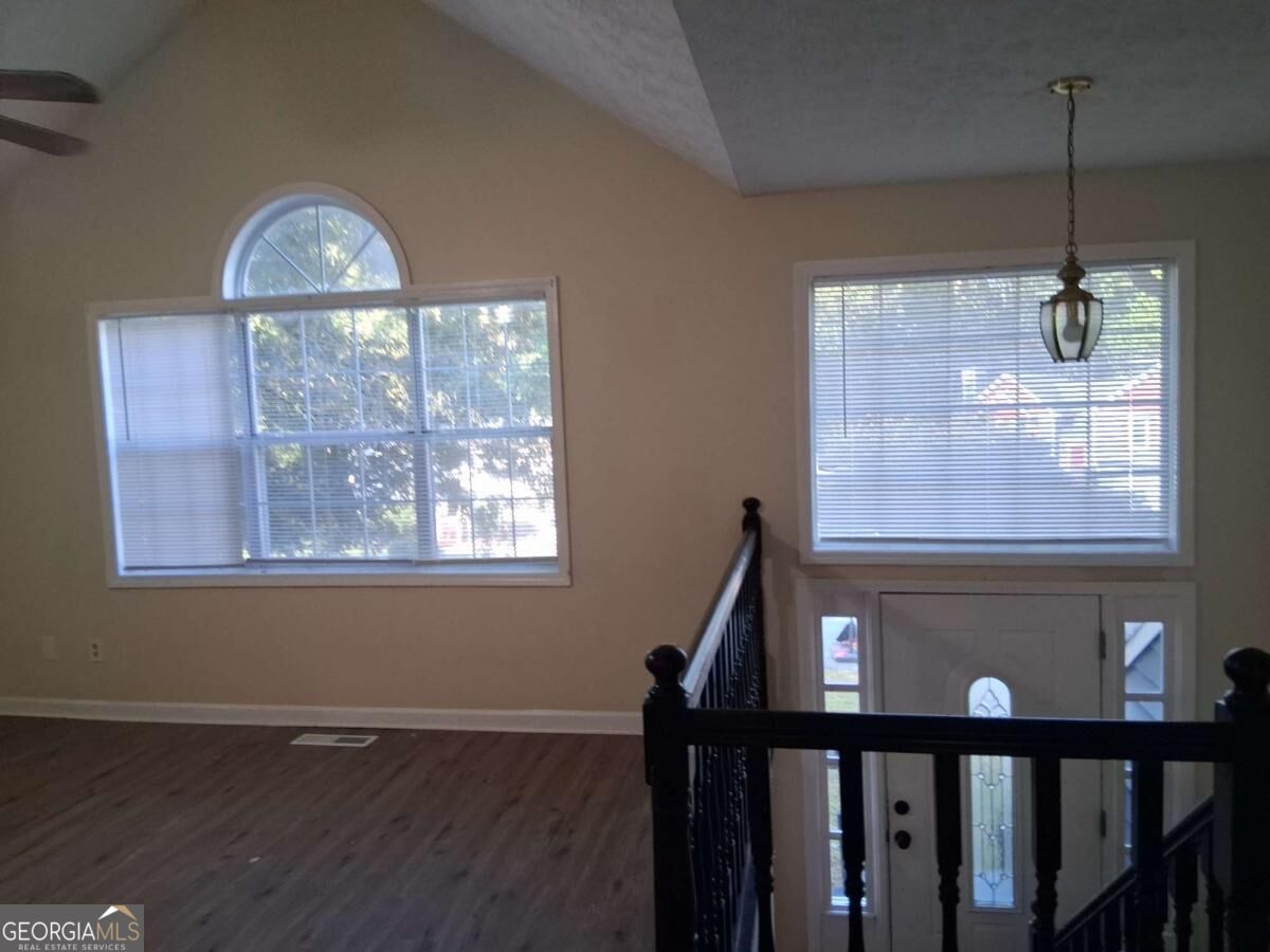 7728 Governors Lane Property Photo 4