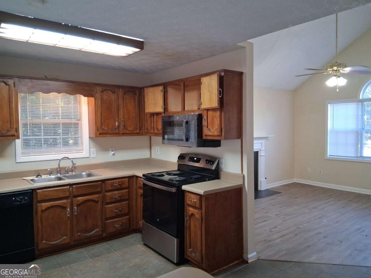 7728 Governors Lane Property Photo 5