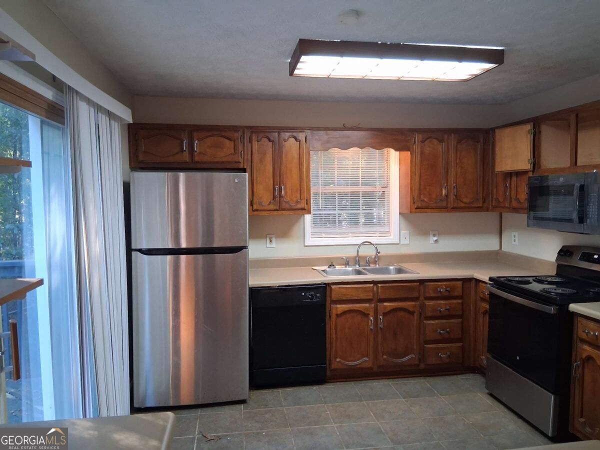 7728 Governors Lane Property Photo 6
