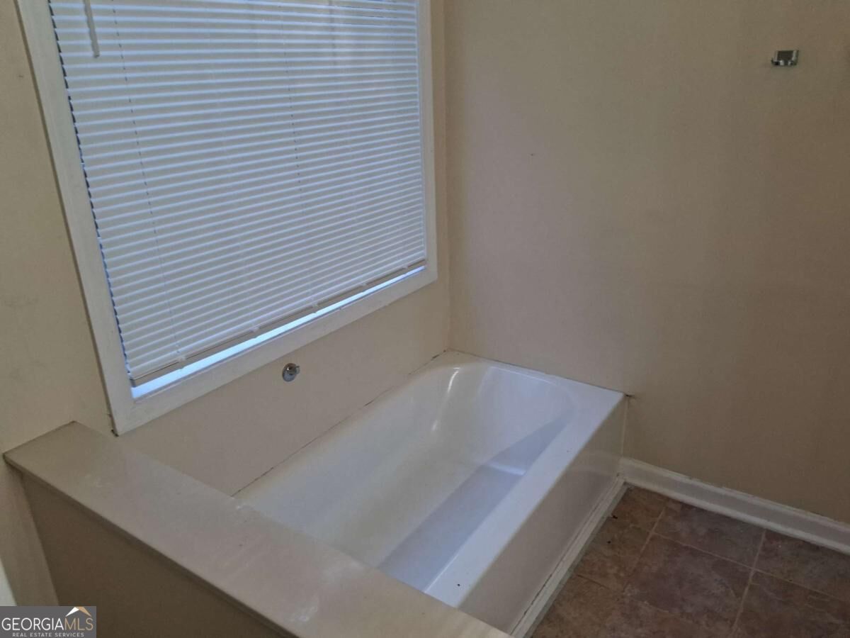 7728 Governors Lane Property Photo 9