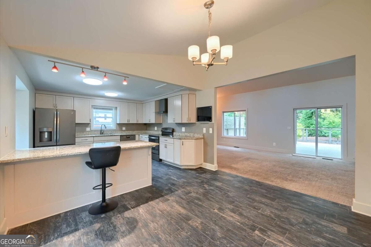 2470 Kingsley Drive Ne Property Photo 11