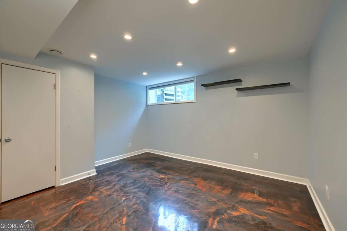 2470 Kingsley Drive Ne Property Photo 25