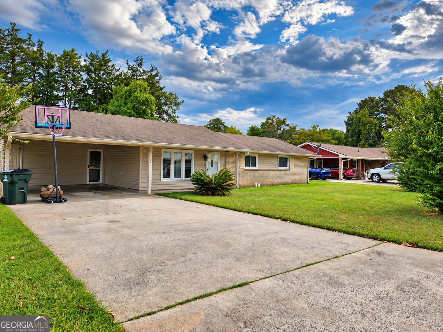 208 Bedivere Property Photo 1