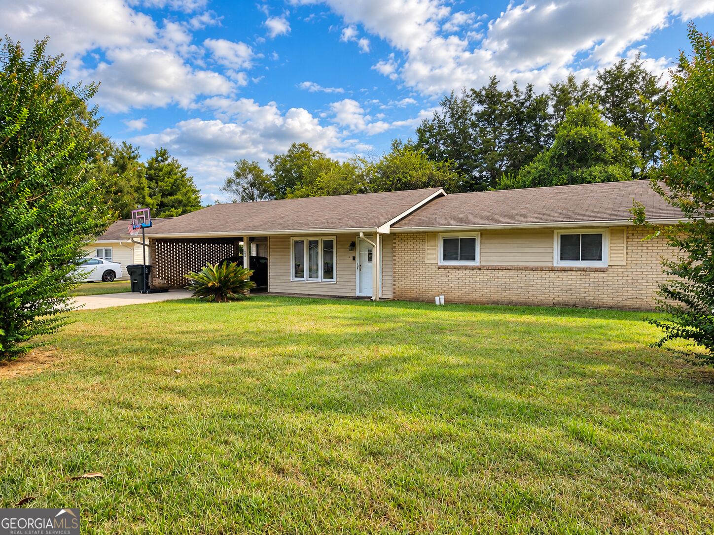 208 Bedivere Drive Property Photo 2