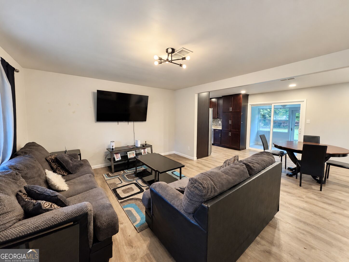 208 Bedivere Drive Property Photo 4