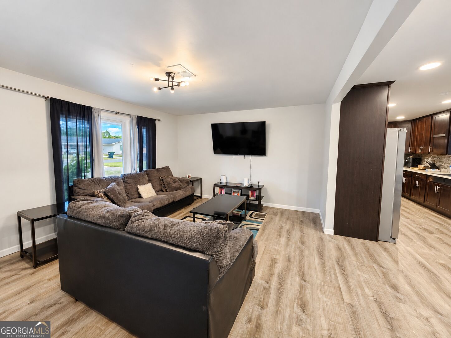 208 Bedivere Drive Property Photo 5