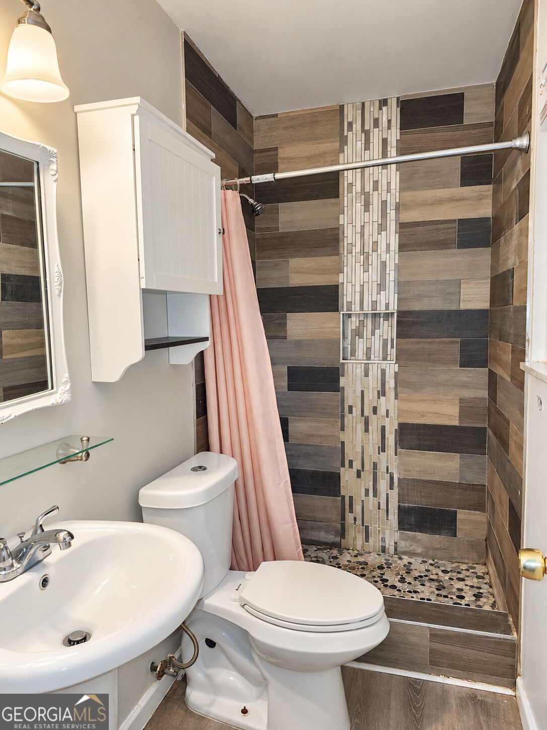 208 Bedivere Drive Property Photo 8