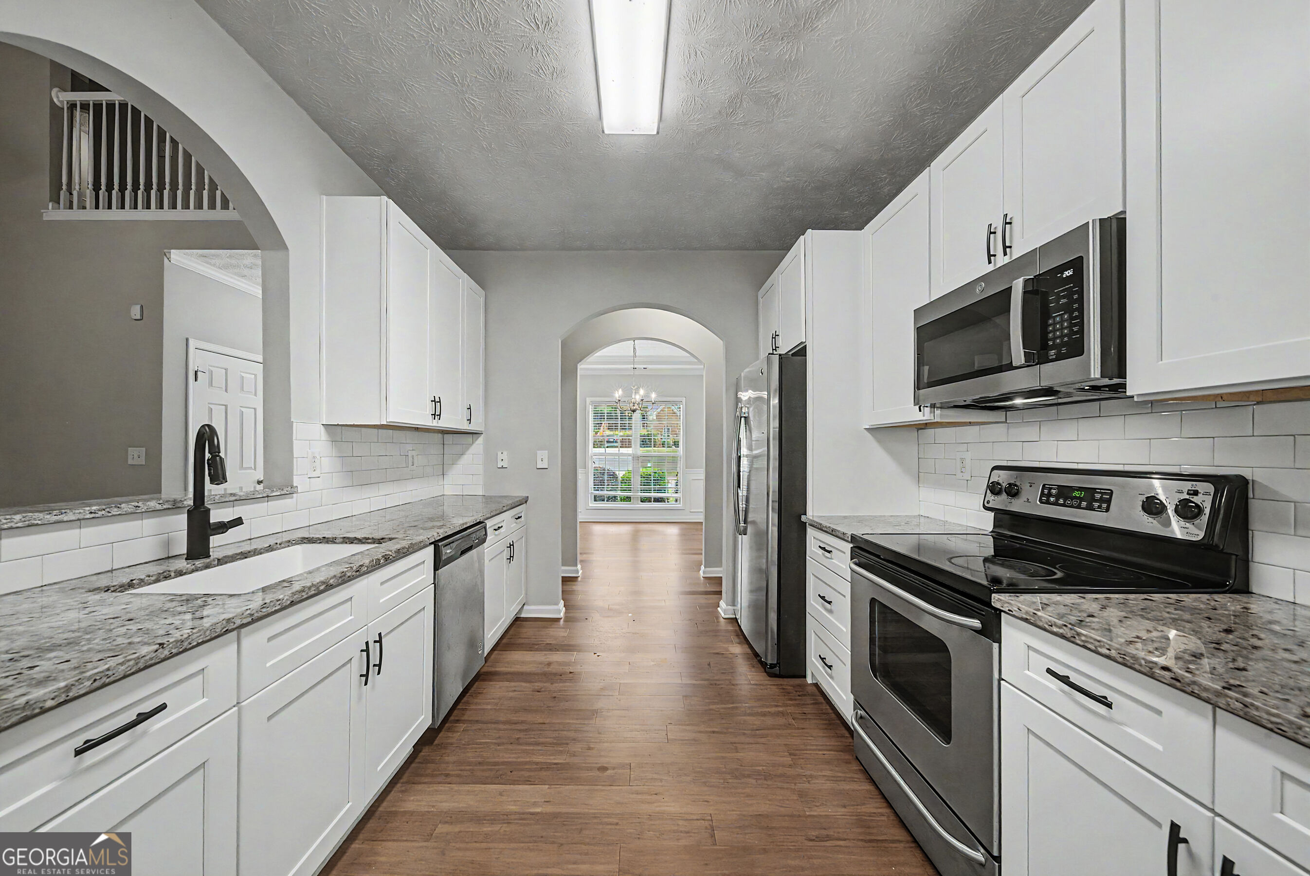 554 Jefferson Walk Circle Property Photo 2