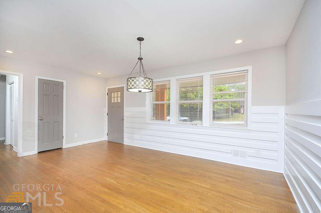 1877 Glenmar Drive Property Photo 3