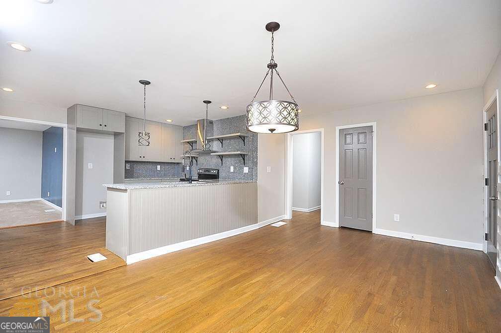 1877 Glenmar Drive Property Photo 5