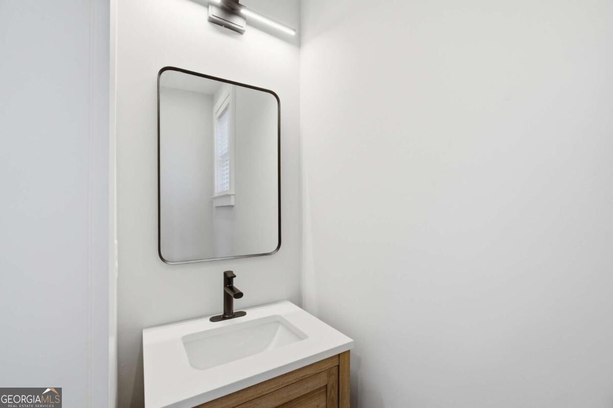 184 W Jarrard Street Unit 3 Property Photo 16